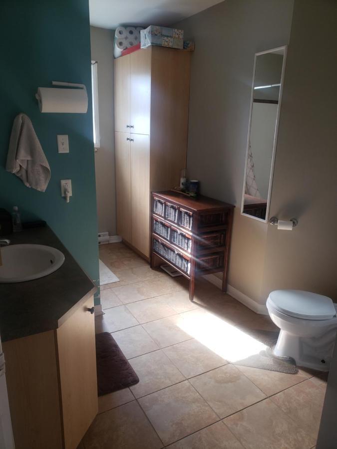 Guests Room For Rent / Chambre Prive Dans Maison Partager Maria エクステリア 写真